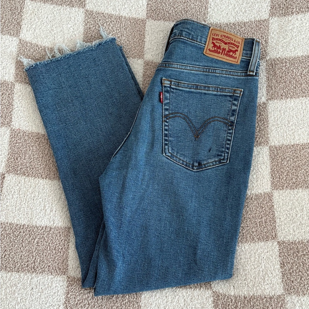 Levi's Classic Blue Ankle Length Jeans with Frayed Hem